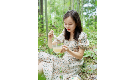 為何99%漂亮女性每天都在喝一杯有機野生葛根粉？